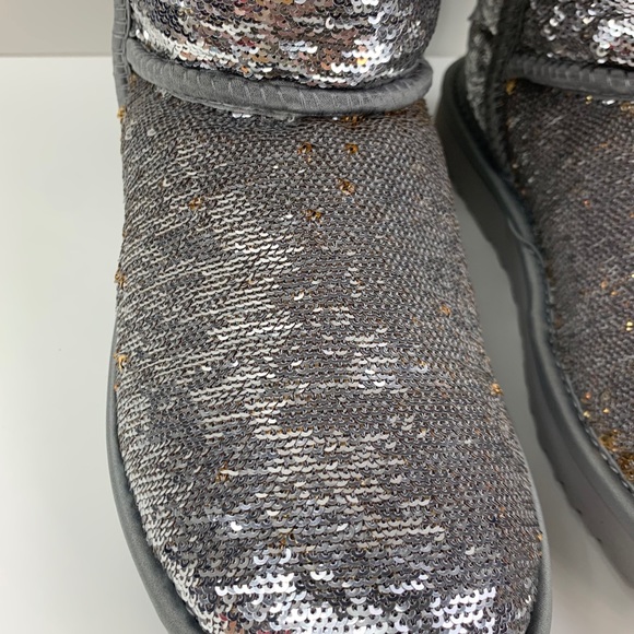 UGG CLASSIC SHORT COSMOS SEQUIN BOOT 6 - Picture 6 of 16